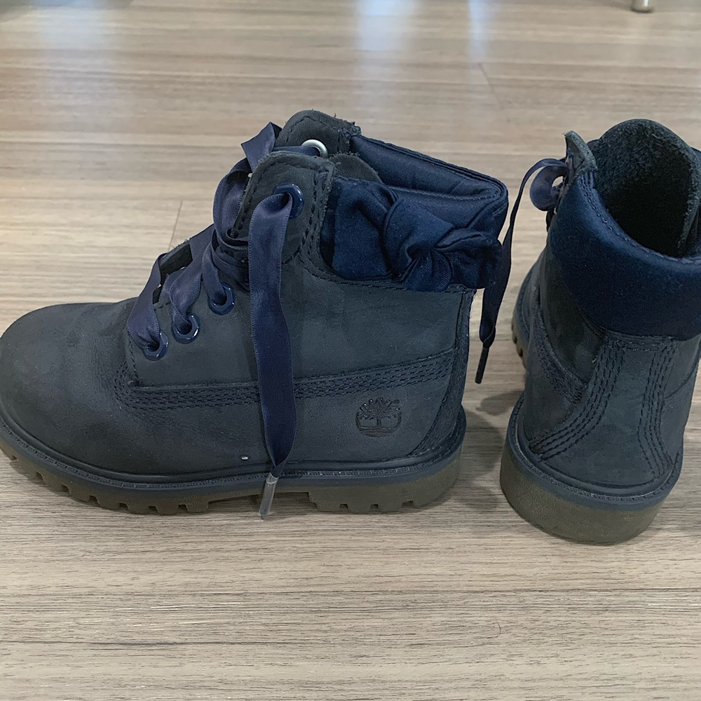 TIMBERLAND boots. Navy blue. Toddler size 9